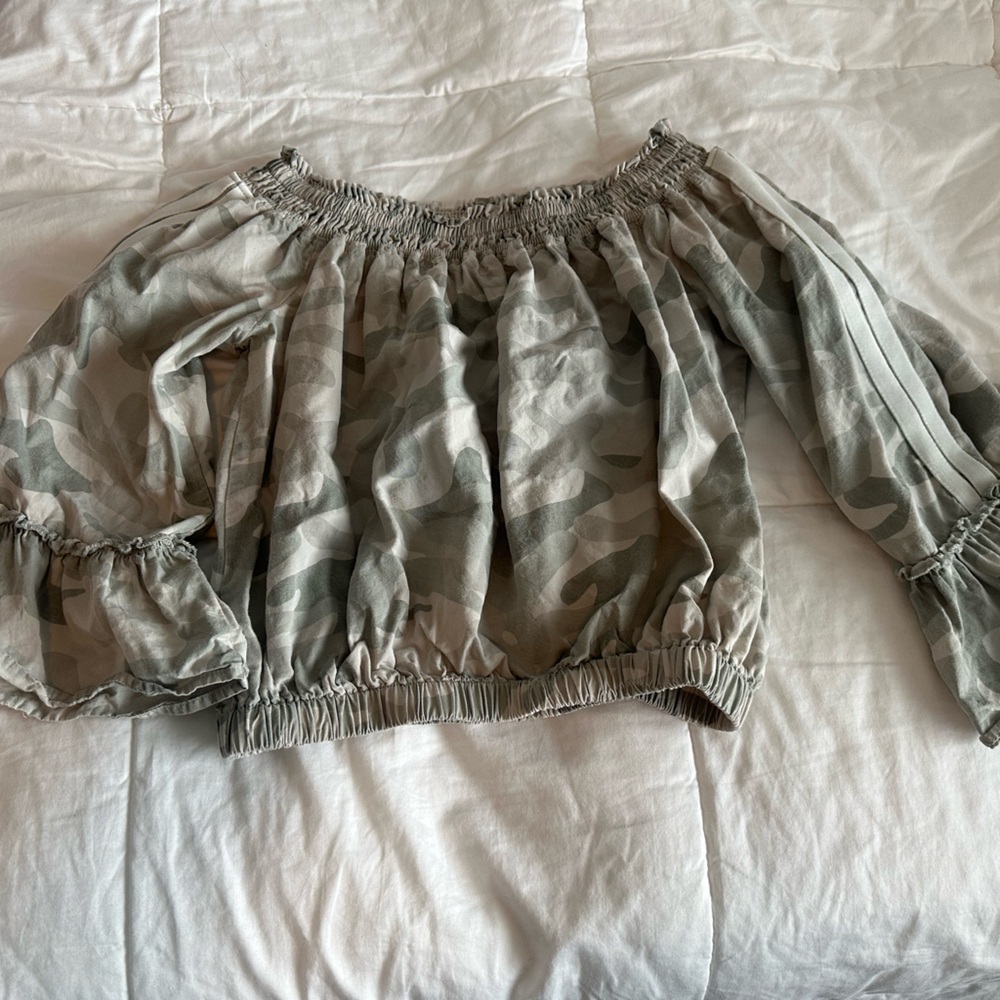 Vintage Havana Camouflage Off-Shoulder Top
